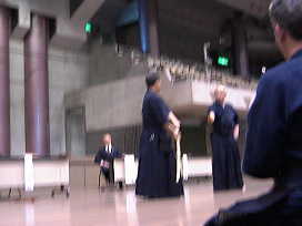 �`�@�����@�R�{�ړ��󂯗���